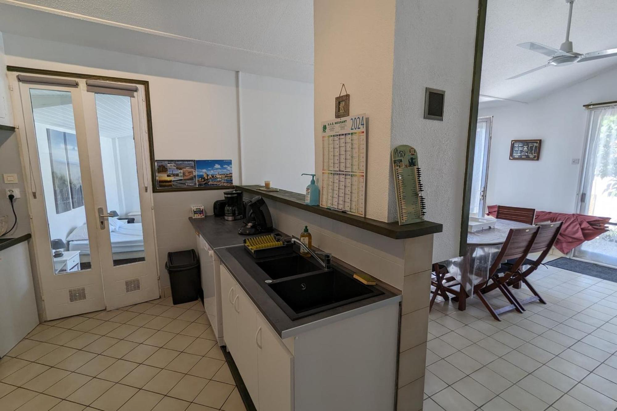 Spacious Nest With Terrace Near The Beach Saint-Hilaire-de-Talmont Buitenkant foto